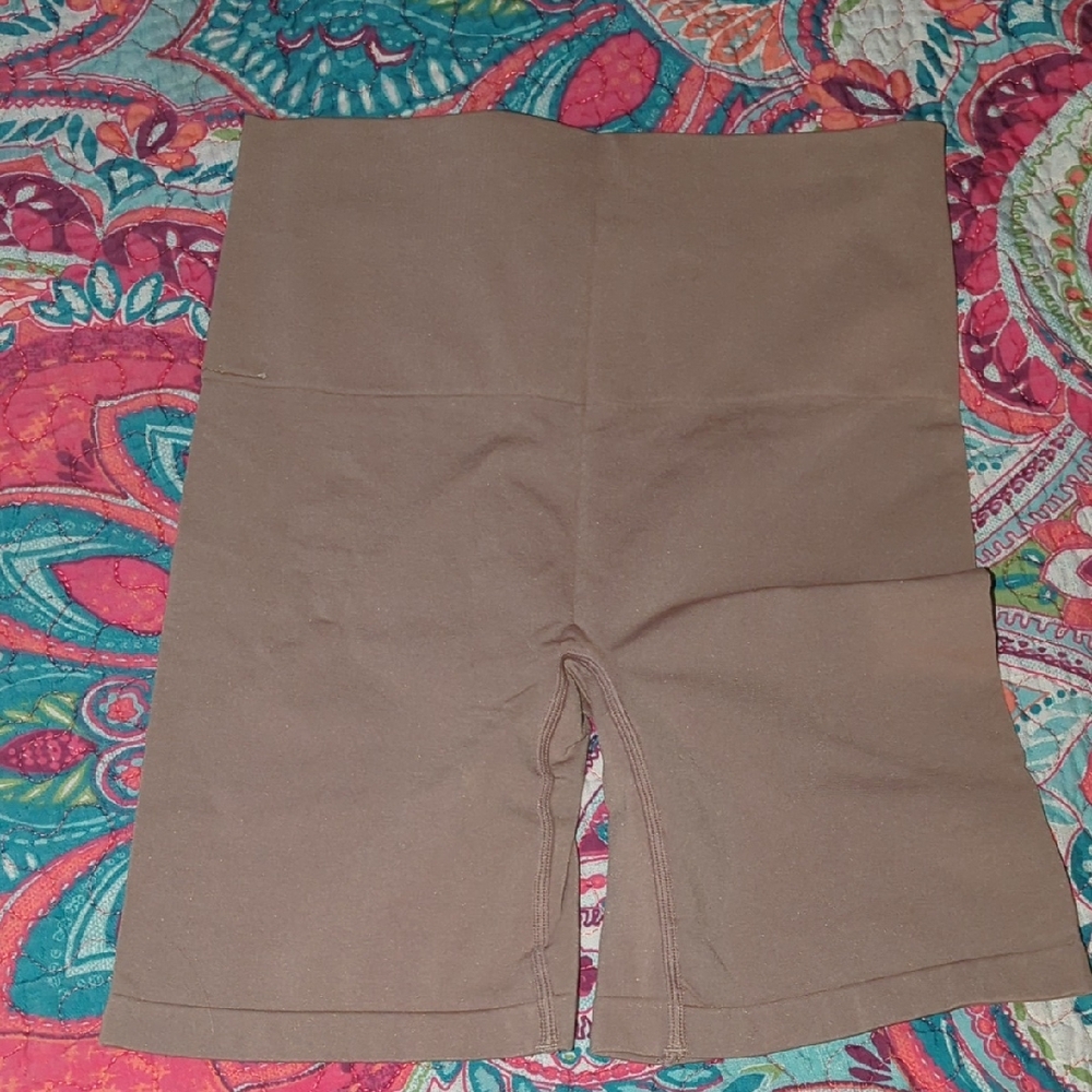 YITTY Shaping High Waist Nearly Naked Short XL/XXL New